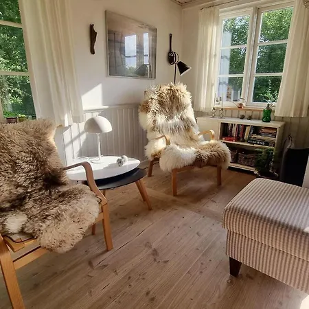 Schickes-ferienhaus-direkt-am-waldrand Σπίτι διακοπών