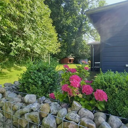 Casa de Férias Ferienhaus-am-wald-mit-kamin-und-zwei-terrassen *